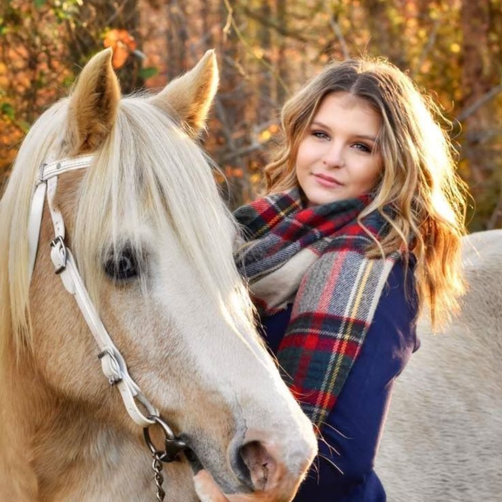 Meet your Posher, Hannah